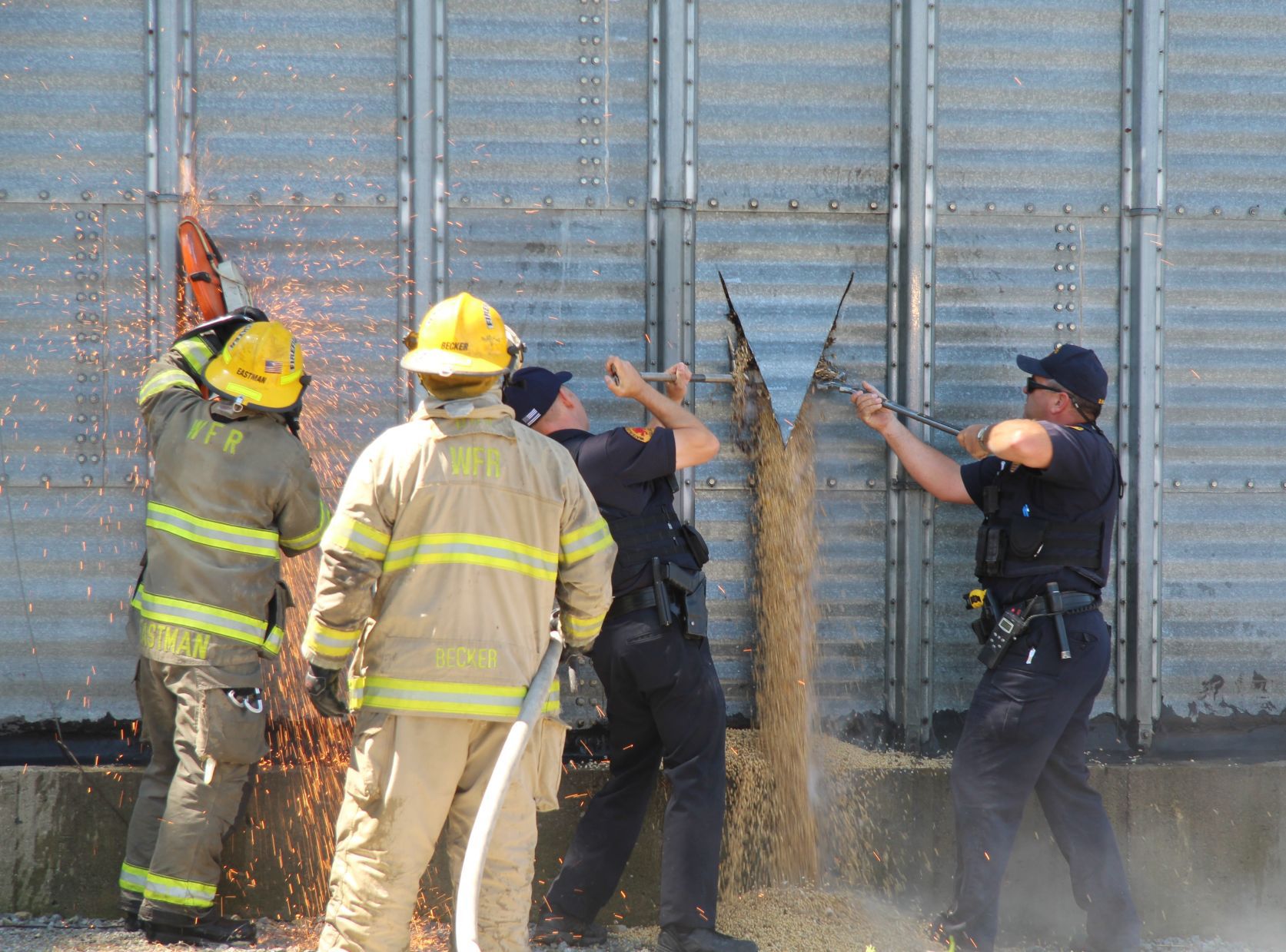 080717jr-grain-bin-rescue-4